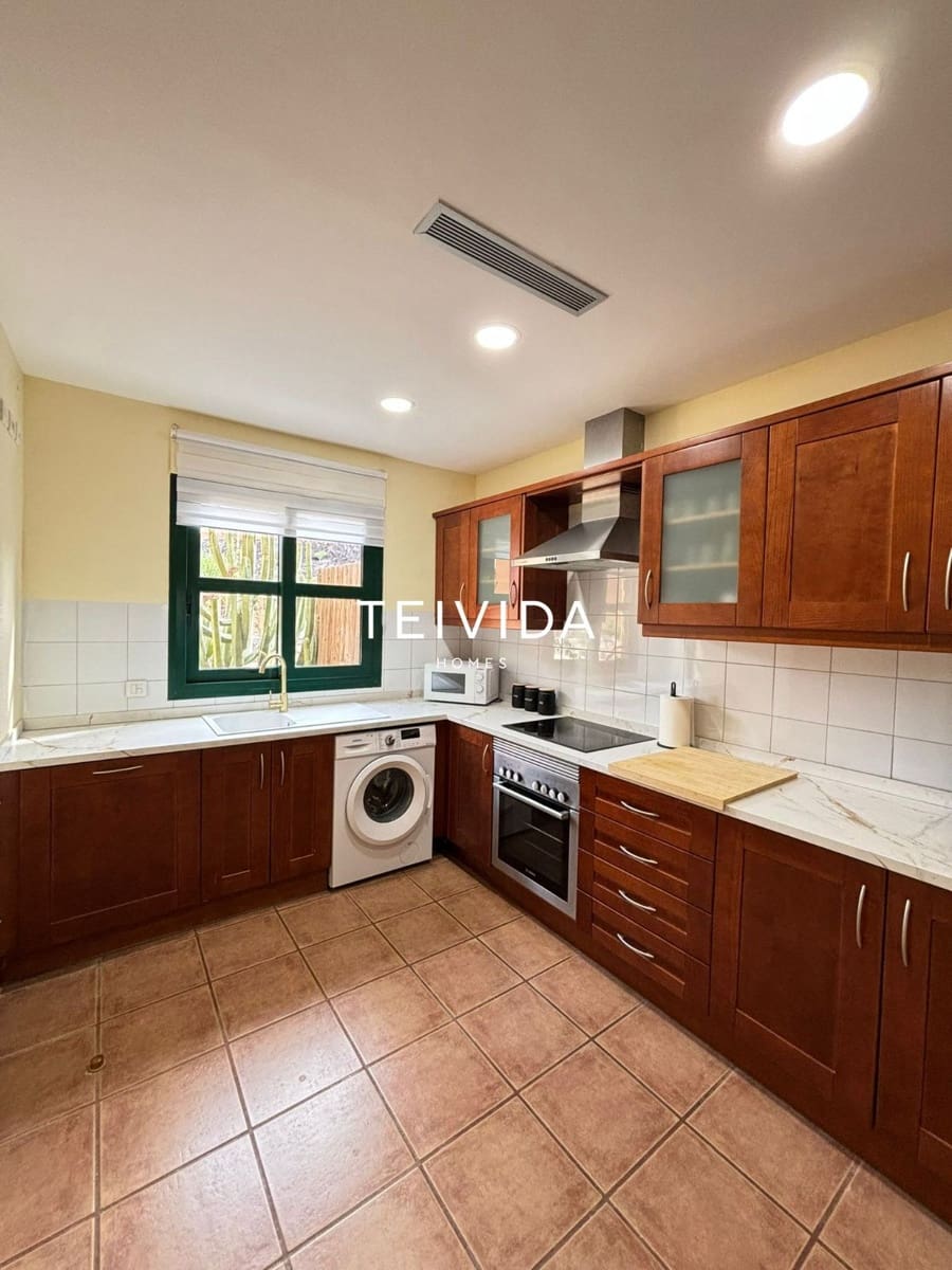 3 slaapkamer Huis te huur in Golf del Sur met zwembad garage - € 2.600 (Ref: 10079796)