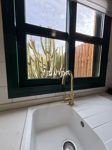 3 slaapkamer Huis te huur in Golf del Sur, San Miguel de Abona met zwembad garage - € 2.600 (Ref: 10079796)