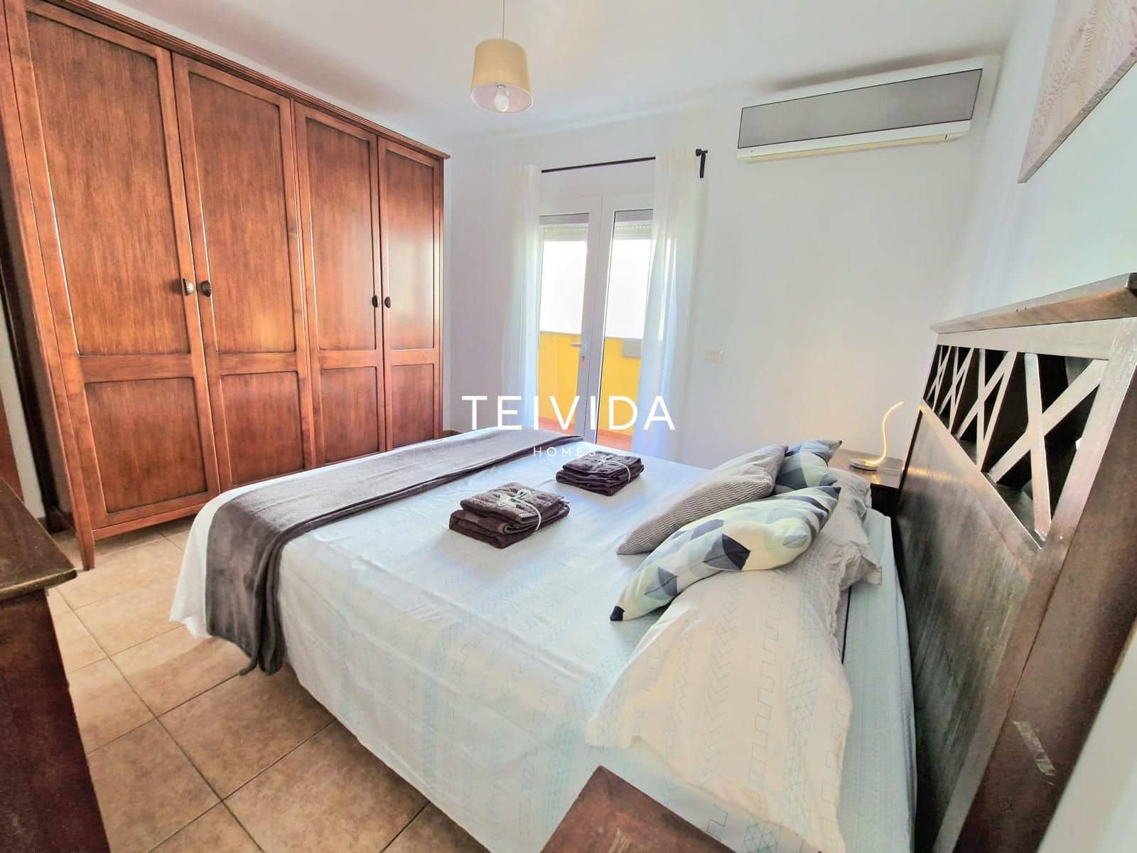 Piso de 3 habitaciones en San Isidro de Abona en alquiler - 1.770 € (Ref: 10079797)