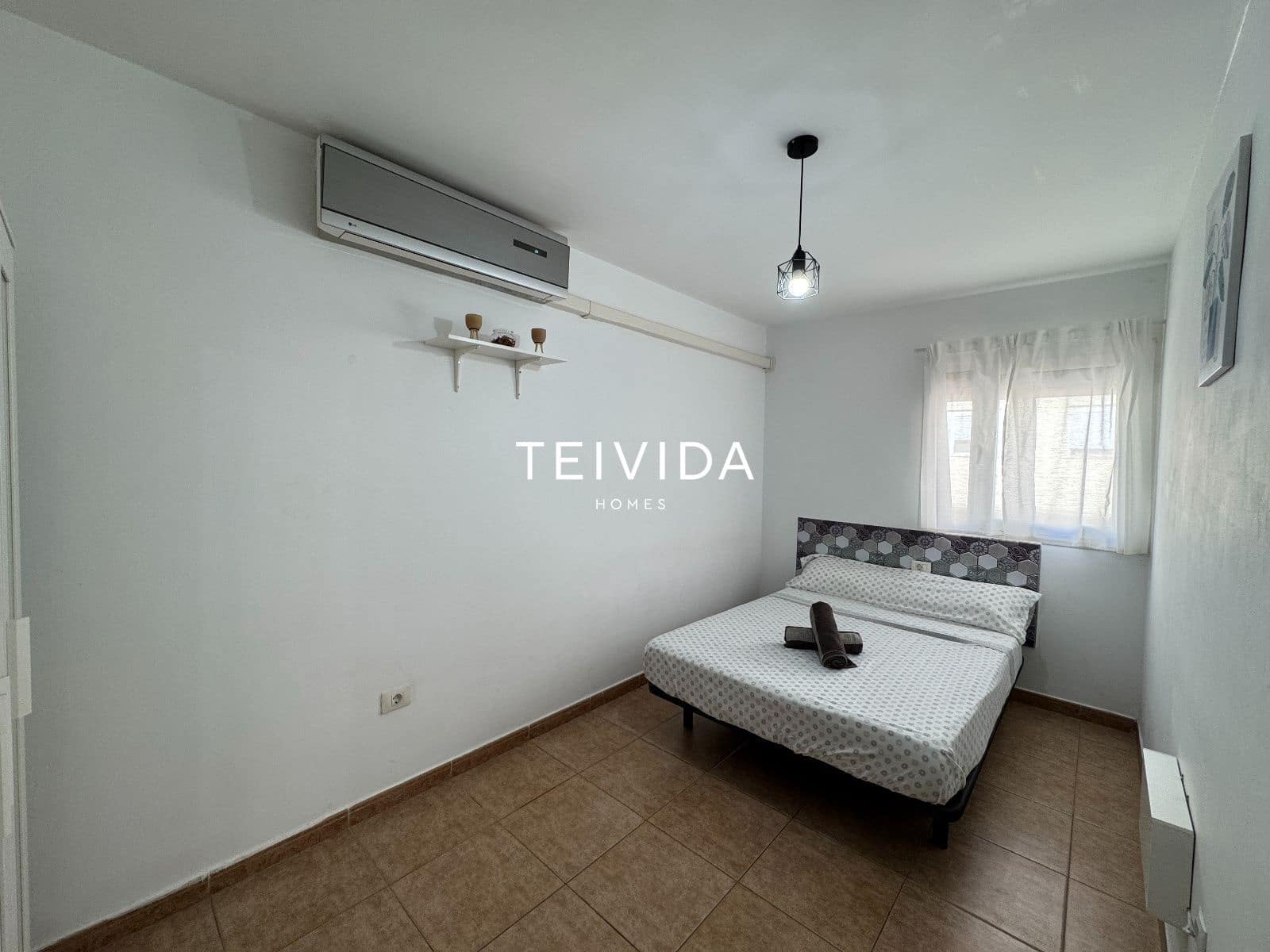 Piso de 3 habitaciones en San Isidro de Abona en alquiler - 1.770 € (Ref: 10079797)
