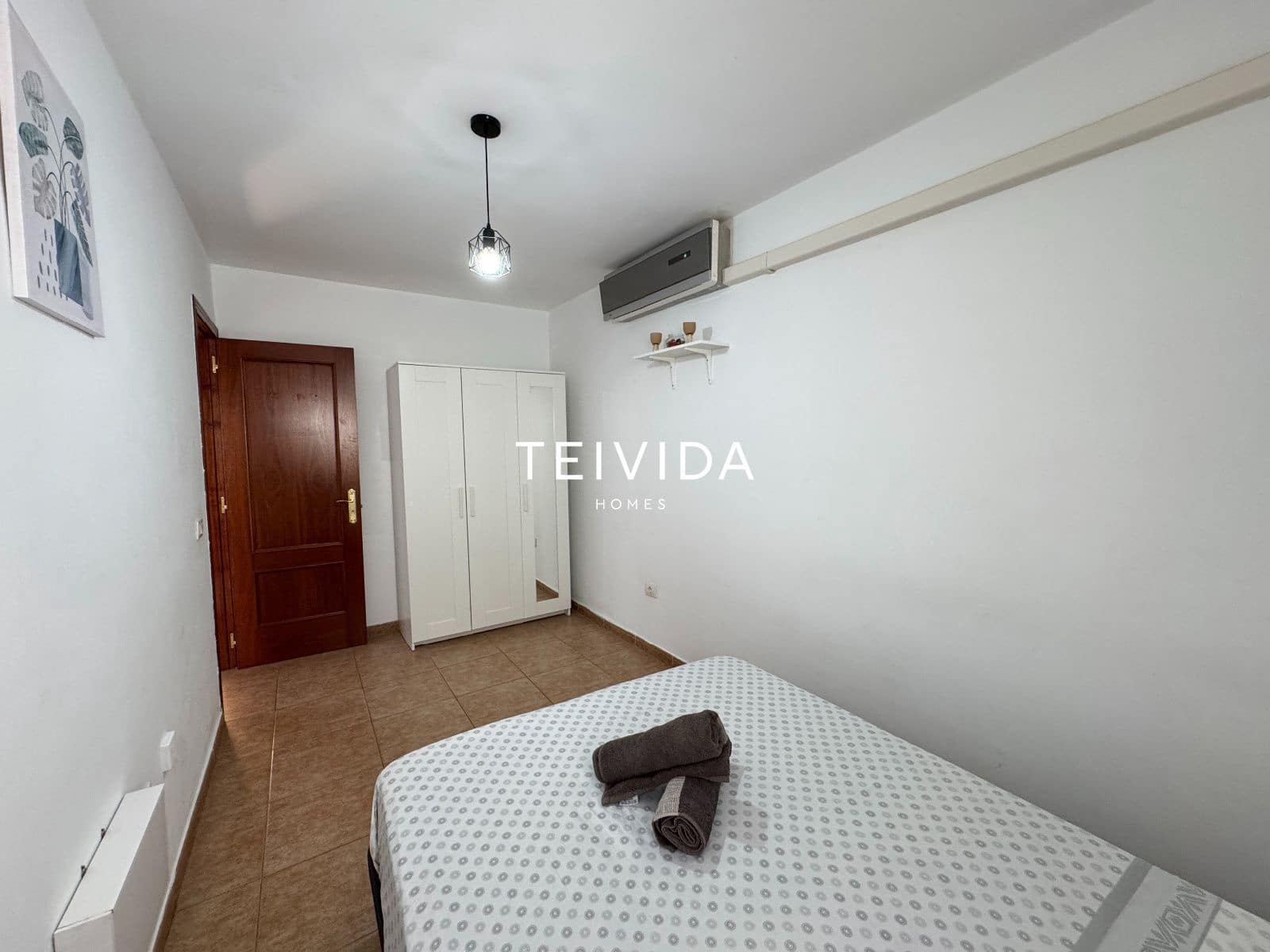 Piso de 3 habitaciones en San Isidro de Abona en alquiler - 1.770 € (Ref: 10079797)