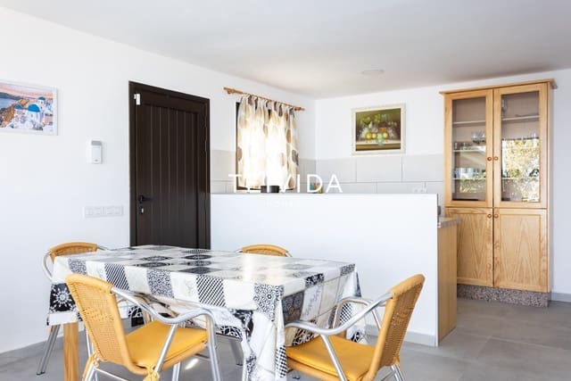 2 soveværelse Villa til salg i Santa Ursula med swimmingpool garage - € 298.000 (Ref: 10079927)