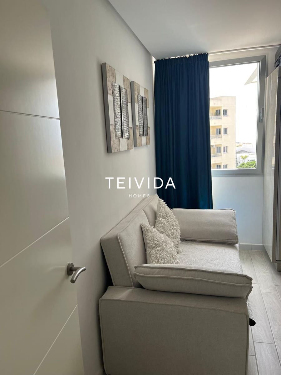 2 bedroom Flat for sale in Playa Paraiso with pool garage - € 650,000 (Ref: 10079928)