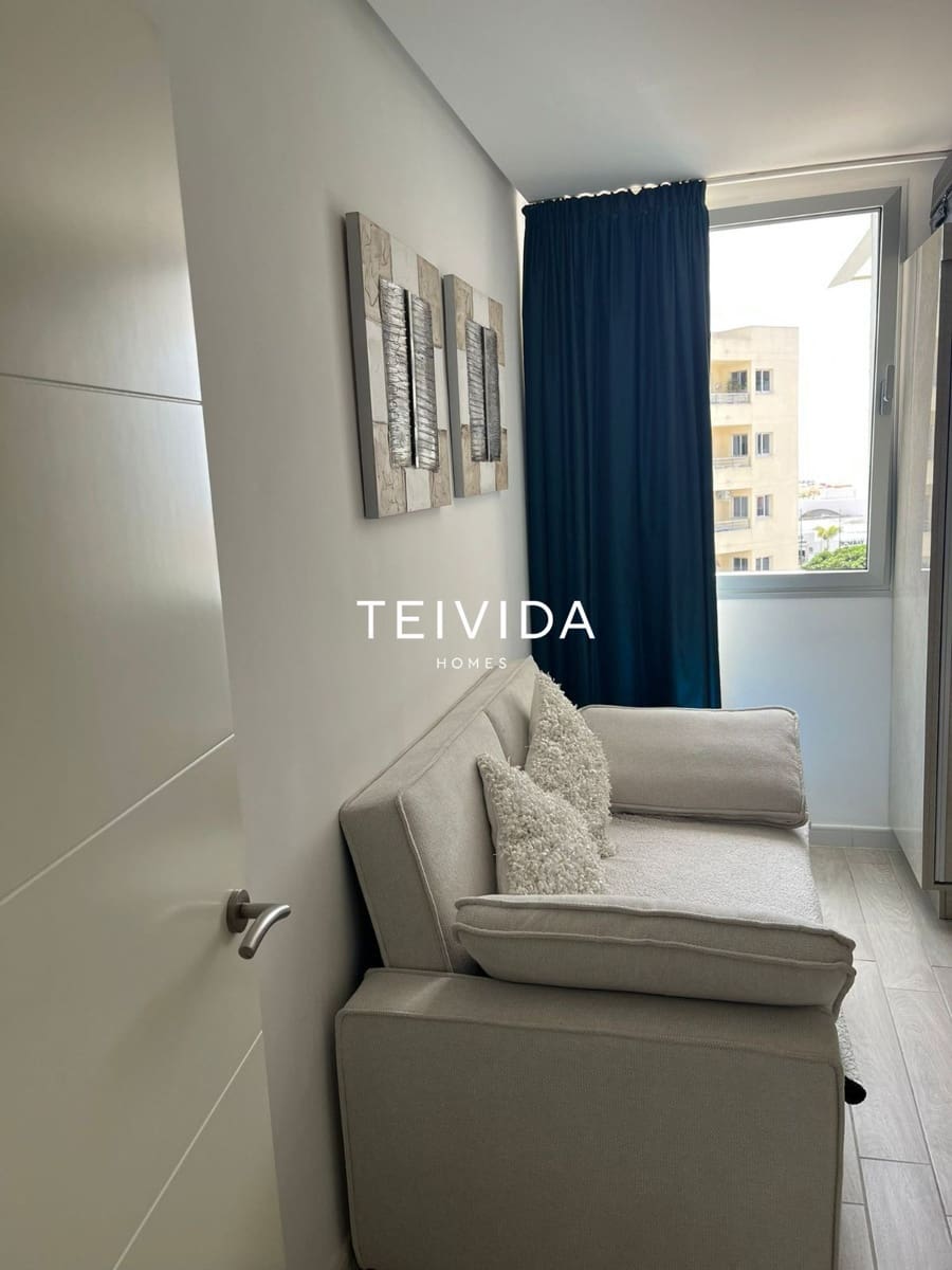 2 bedroom Flat for sale in Playa Paraiso with pool garage - € 650,000 (Ref: 10079928)