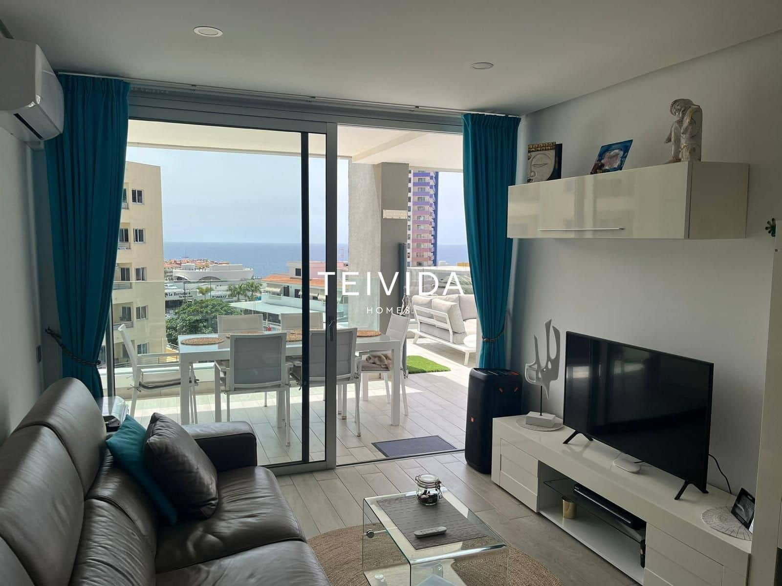 2 bedroom Flat for sale in Playa Paraiso with pool garage - € 650,000 (Ref: 10079928)