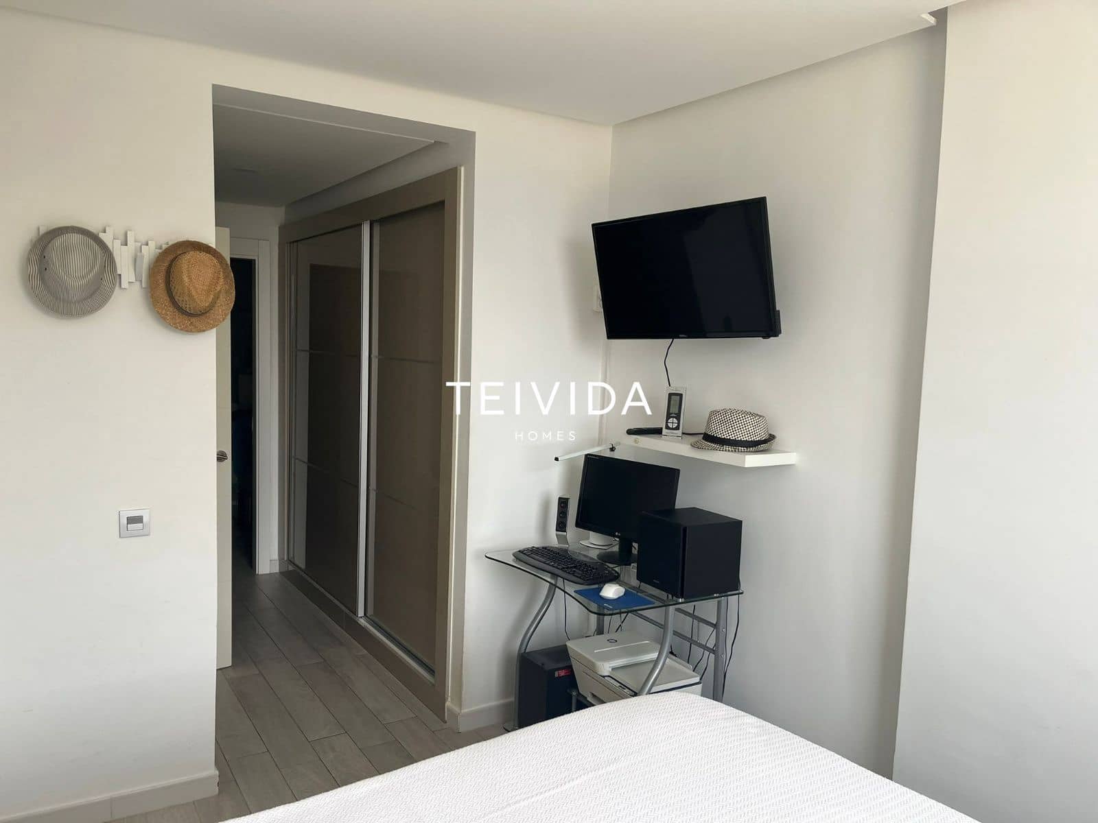 2 bedroom Flat for sale in Playa Paraiso with pool garage - € 650,000 (Ref: 10079928)