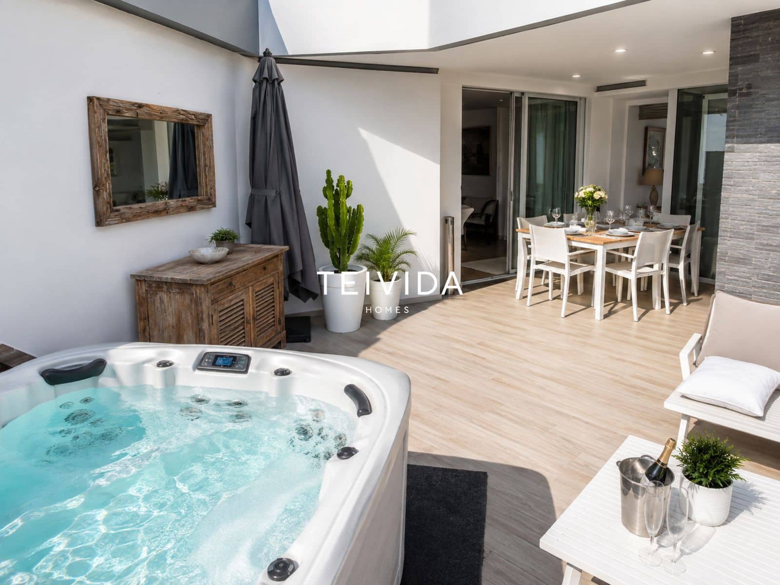 2 bedroom Flat for sale in Playa Paraiso with pool garage - € 650,000 (Ref: 10079928)
