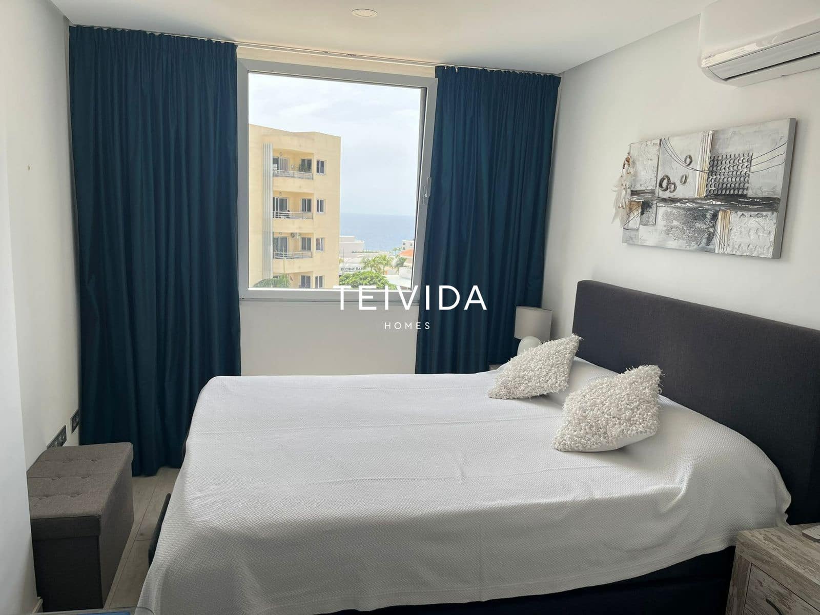 2 bedroom Flat for sale in Playa Paraiso with pool garage - € 650,000 (Ref: 10079928)