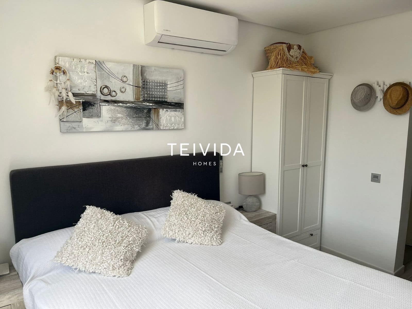 2 bedroom Flat for sale in Playa Paraiso with pool garage - € 650,000 (Ref: 10079928)