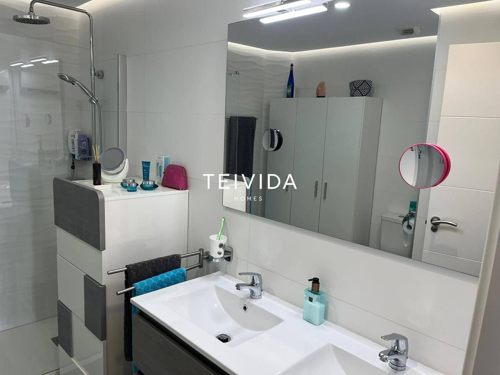 2 bedroom Flat for sale in Playa Paraiso with pool garage - € 650,000 (Ref: 10079928)