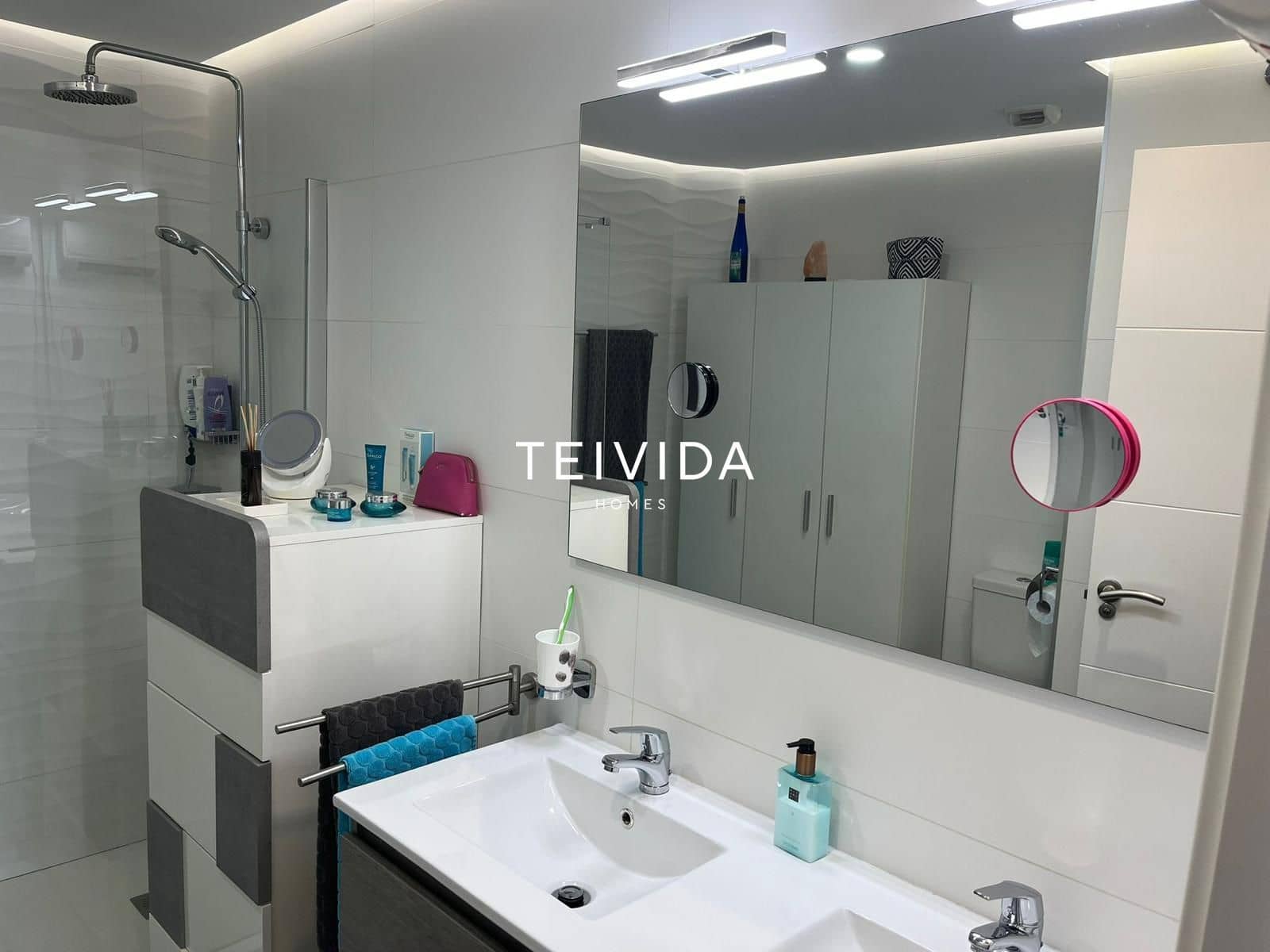 2 bedroom Flat for sale in Playa Paraiso with pool garage - € 650,000 (Ref: 10079928)