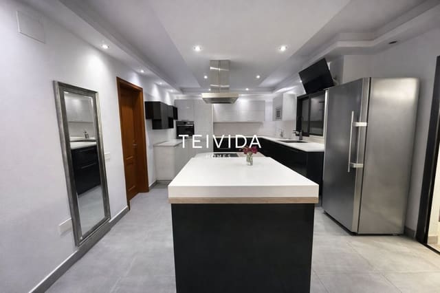 4 camera da letto Casa in vendita in Costa Teguise, Teguise con garage - 525.000 € (Rif: 10079933)