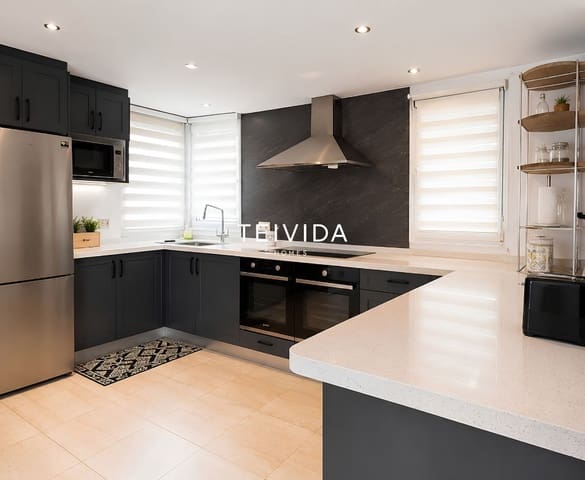 3 slaapkamer Huis te koop in El Madroñal, Adeje met zwembad garage - € 799.000 (Ref: 10090975)