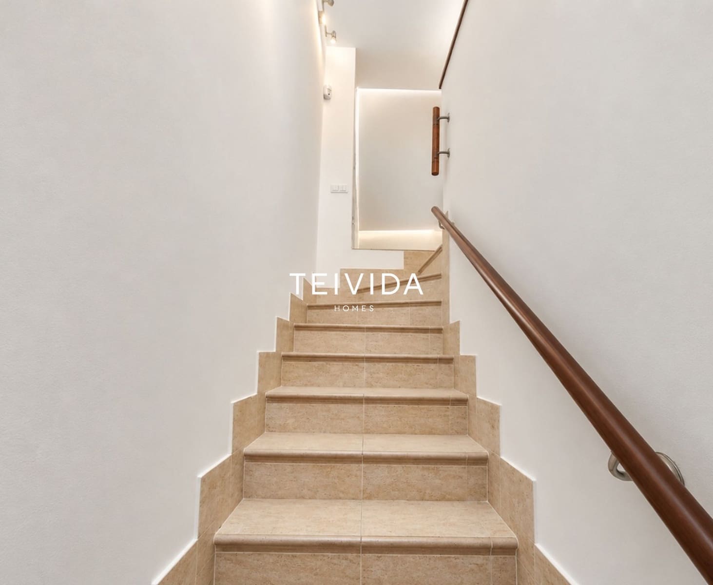 3 chambre Maison de Ville à vendre à Llano del Camello avec piscine garage - 370 000 € (Ref: 10098947)