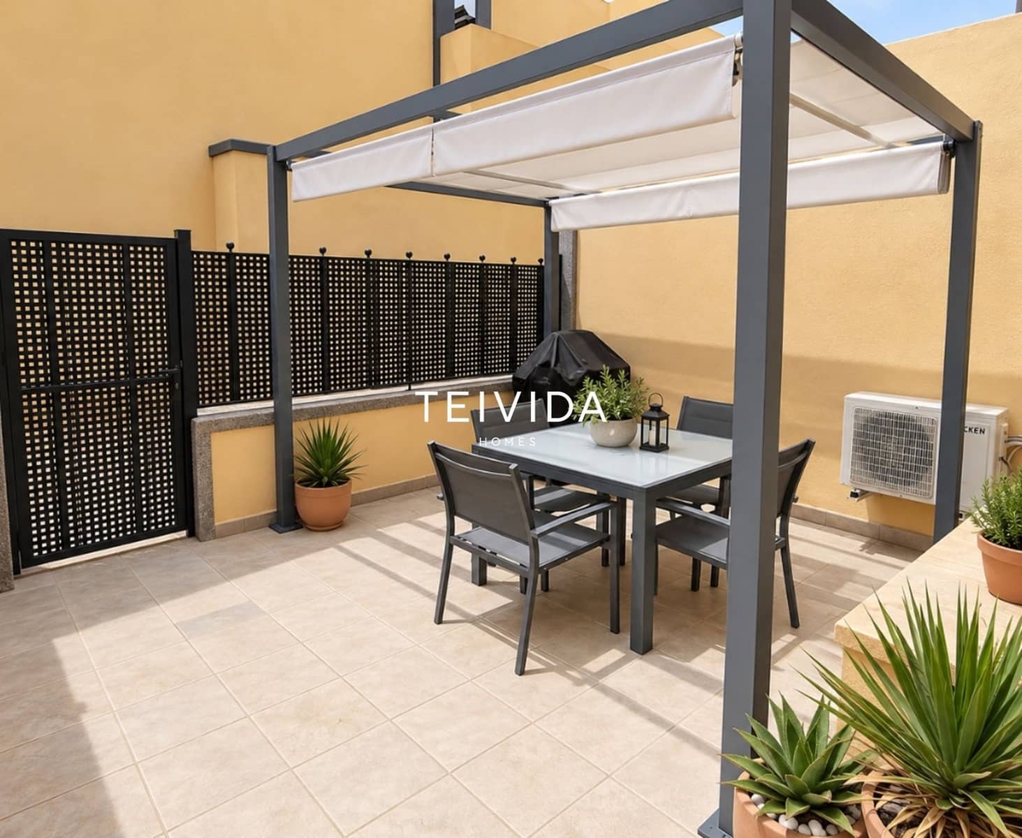 3 chambre Maison de Ville à vendre à Llano del Camello avec piscine garage - 370 000 € (Ref: 10098947)
