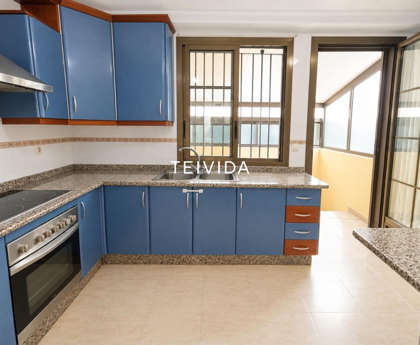 3 chambre Maison de Ville à vendre à Llano del Camello avec piscine garage - 370 000 € (Ref: 10098947)