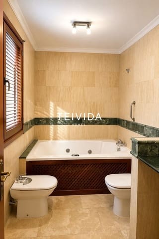 3 sovrum Hus till salu i Playa del Duque, Adeje med pool garage - 1 200 000 € (Ref: 10125124)