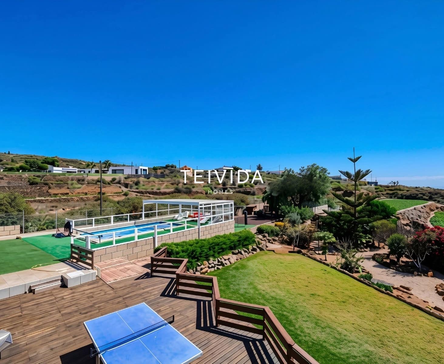 6 bedroom Villa for sale in San Miguel de Abona with pool garage - € 820,000 (Ref: 10136407)