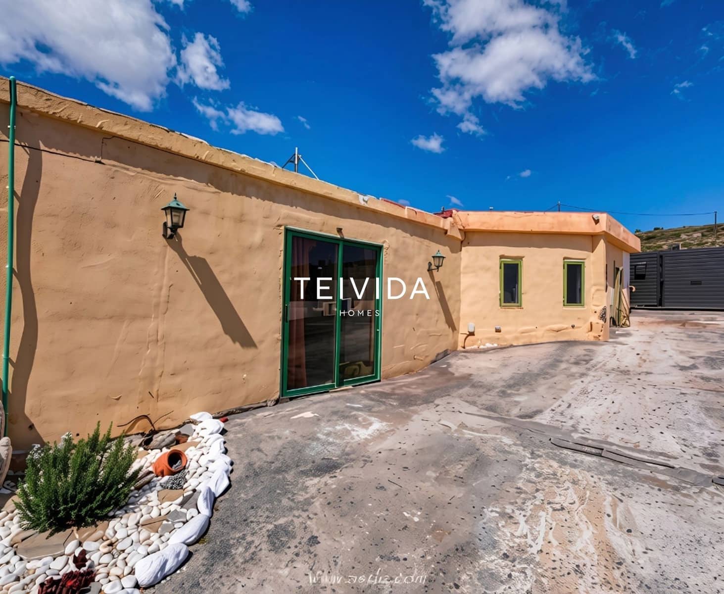 6 bedroom Villa for sale in San Miguel de Abona with pool garage - € 820,000 (Ref: 10136407)