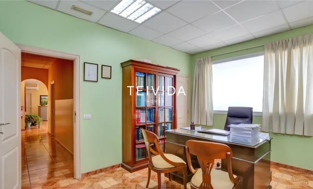 Kommersiell til salgs i El Fraile, Arona - € 245 000 (Ref: 10140308)