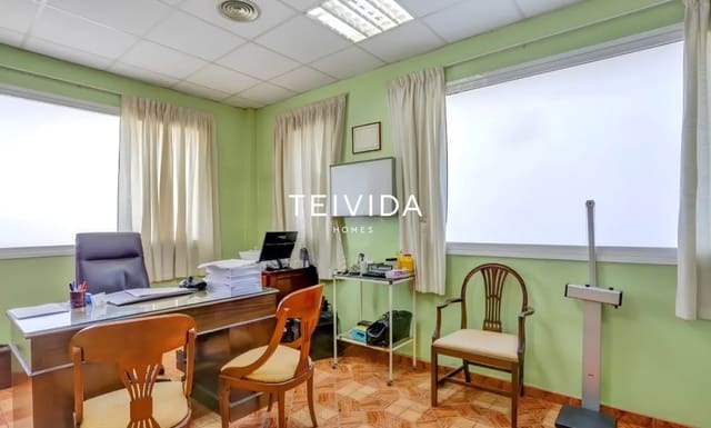 Kommersiell til salgs i El Fraile, Arona - € 245 000 (Ref: 10140308)