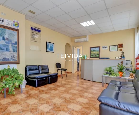 Kommersiell til salgs i El Fraile, Arona - € 245 000 (Ref: 10140308)