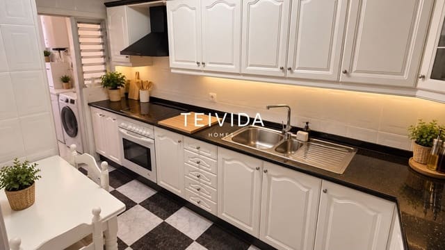 3 Zimmer Wohnung zu verkaufen in El Medano, Granadilla de Abona mit Garage - 385.000 € (Ref: 10154314)