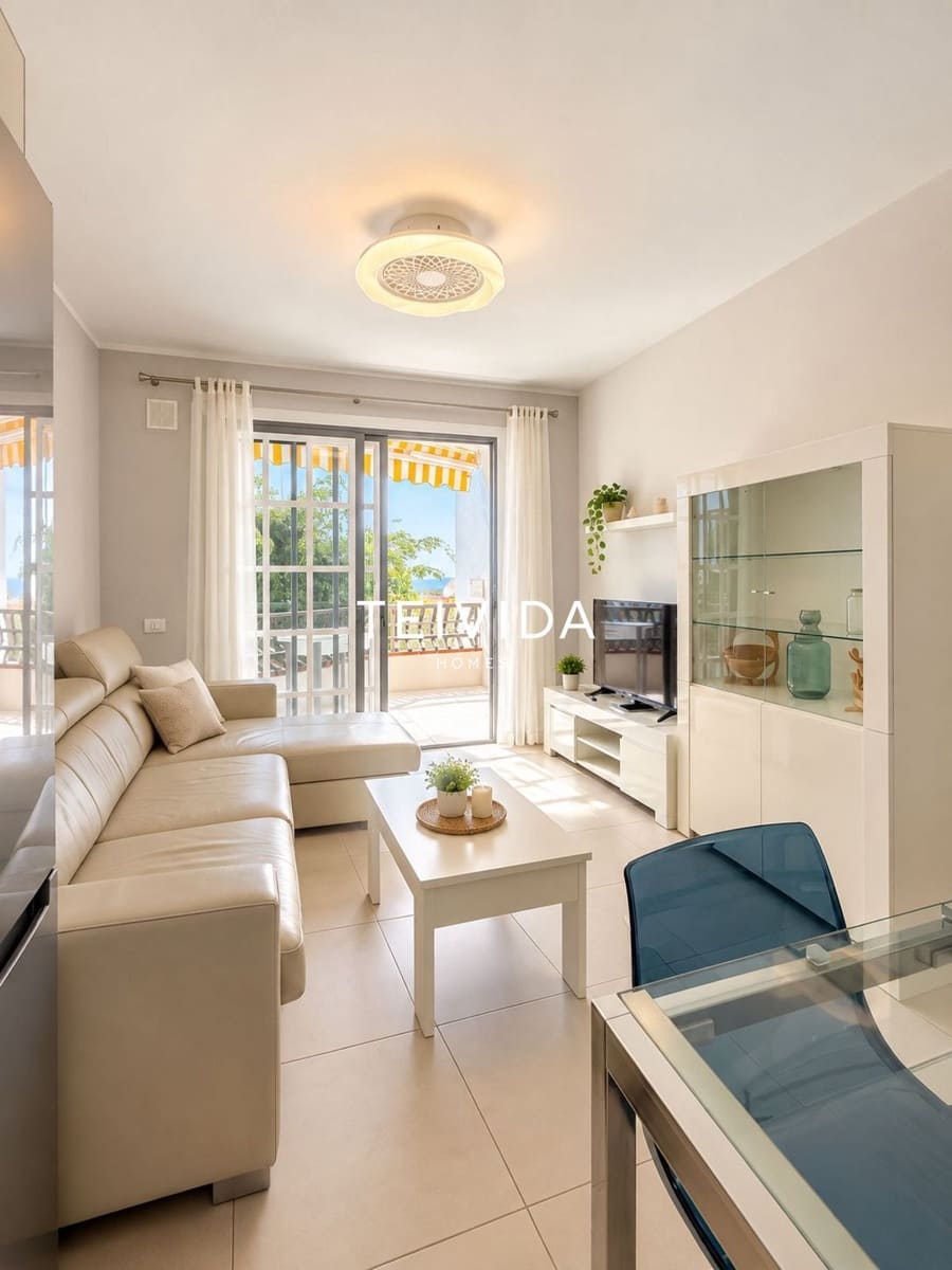 1 bedroom Flat for rent in Los Cristianos with pool - € 1,500 (Ref: 10156928)