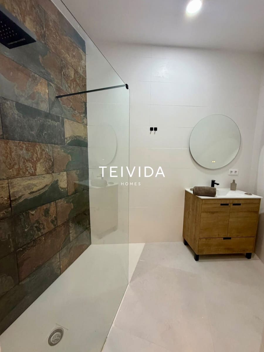Flat for sale in Costa del Silencio with pool - € 225,000 (Ref: 10158691)