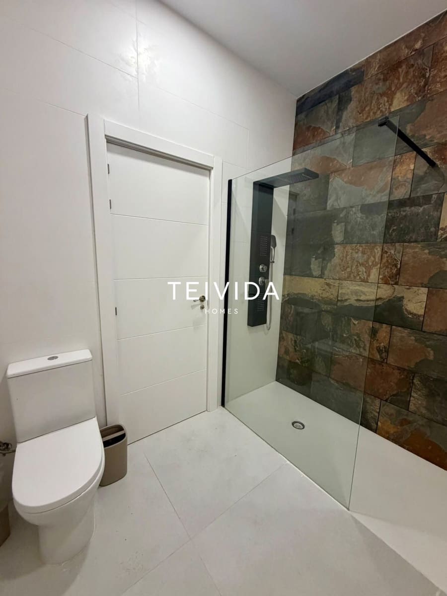 Flat for sale in Costa del Silencio with pool - € 225,000 (Ref: 10158691)