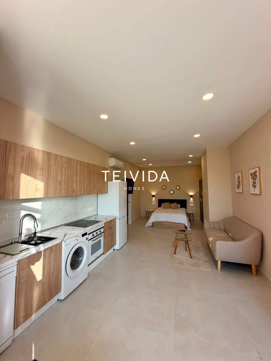 Flat for sale in Costa del Silencio with pool - € 185,000 (Ref: 10158692)