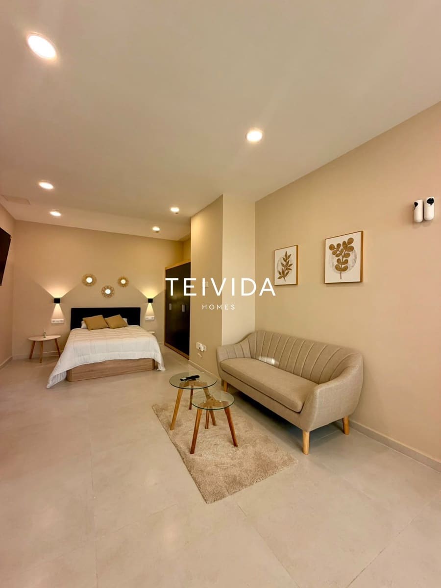 Flat for sale in Costa del Silencio with pool - € 185,000 (Ref: 10158692)