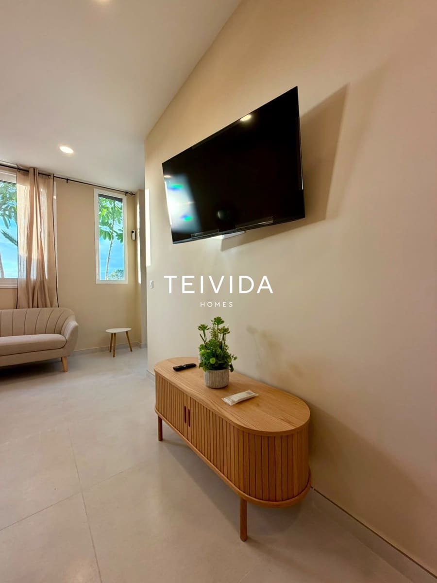Flat for sale in Costa del Silencio with pool - € 189,000 (Ref: 10158693)