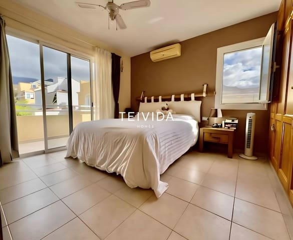 4 slaapkamer Villa te koop in El Madroñal, Adeje met zwembad garage - € 595.000 (Ref: 10160810)