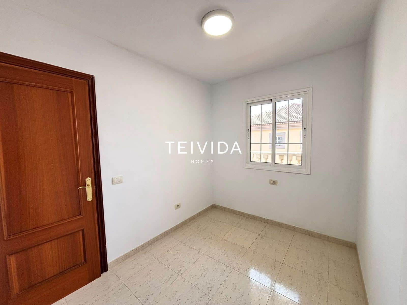 3 bedroom Townhouse for sale in El Medano with pool garage - € 495,000 (Ref: 10165419)