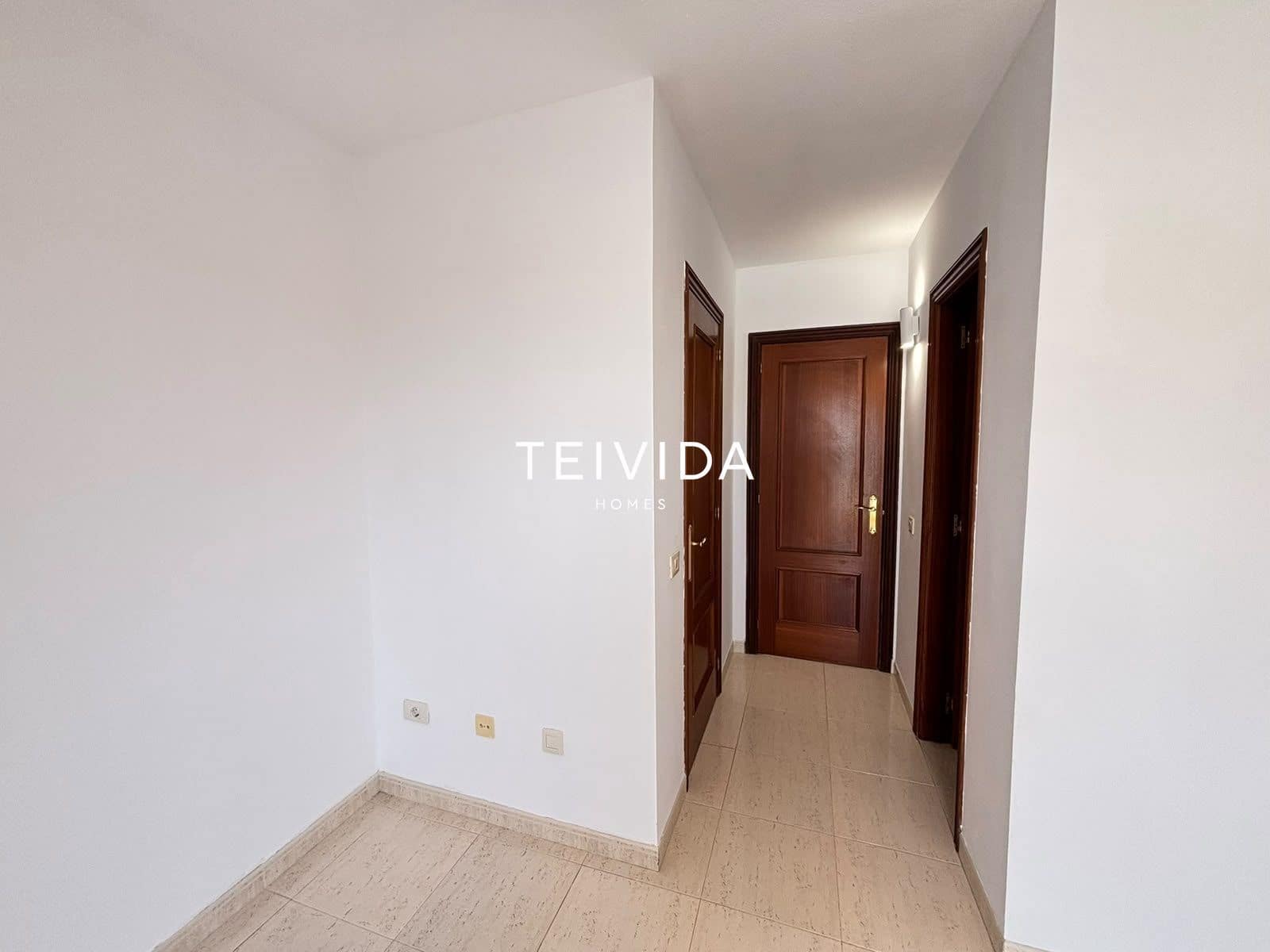 3 bedroom Townhouse for sale in El Medano with pool garage - € 495,000 (Ref: 10165419)