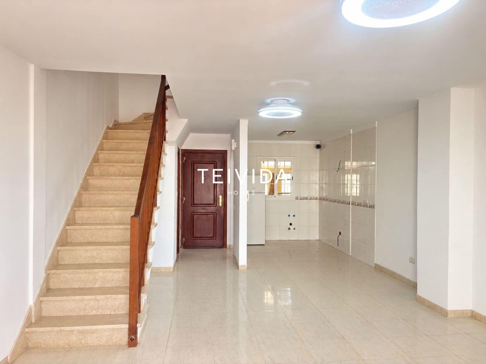 3 bedroom Townhouse for sale in El Medano with pool garage - € 495,000 (Ref: 10165419)