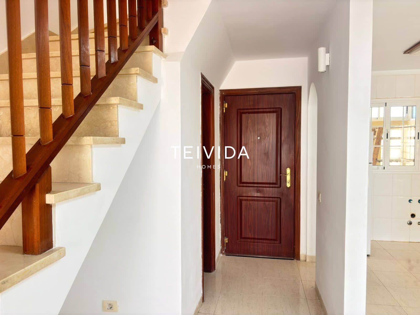 3 bedroom Townhouse for sale in El Medano with pool garage - € 495,000 (Ref: 10165419)