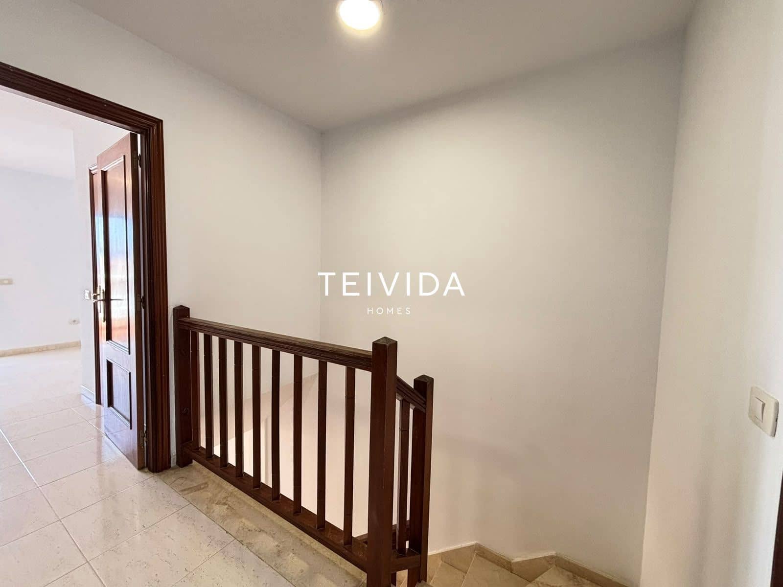 3 bedroom Townhouse for sale in El Medano with pool garage - € 495,000 (Ref: 10165419)