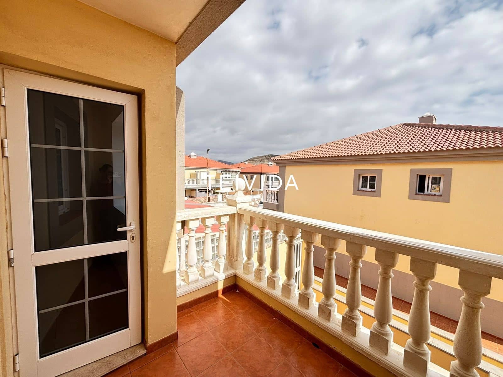 3 bedroom Townhouse for sale in El Medano with pool garage - € 495,000 (Ref: 10165419)