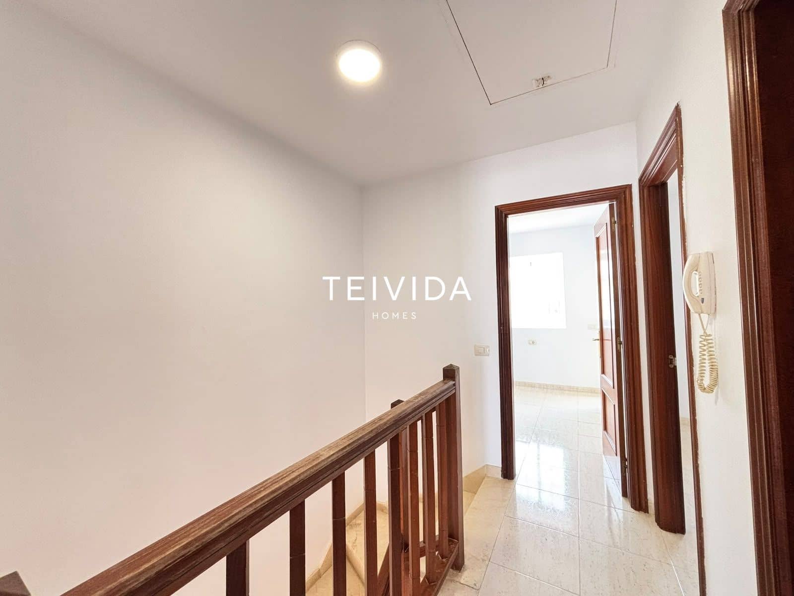 3 bedroom Townhouse for sale in El Medano with pool garage - € 495,000 (Ref: 10165419)
