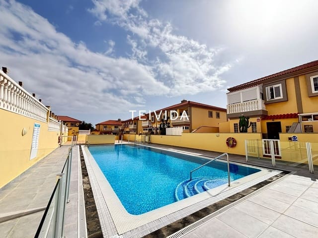 3 soveværelse Byhus til salg i El Medano, Granadilla de Abona med swimmingpool garage - € 495.000 (Ref: 10165419)
