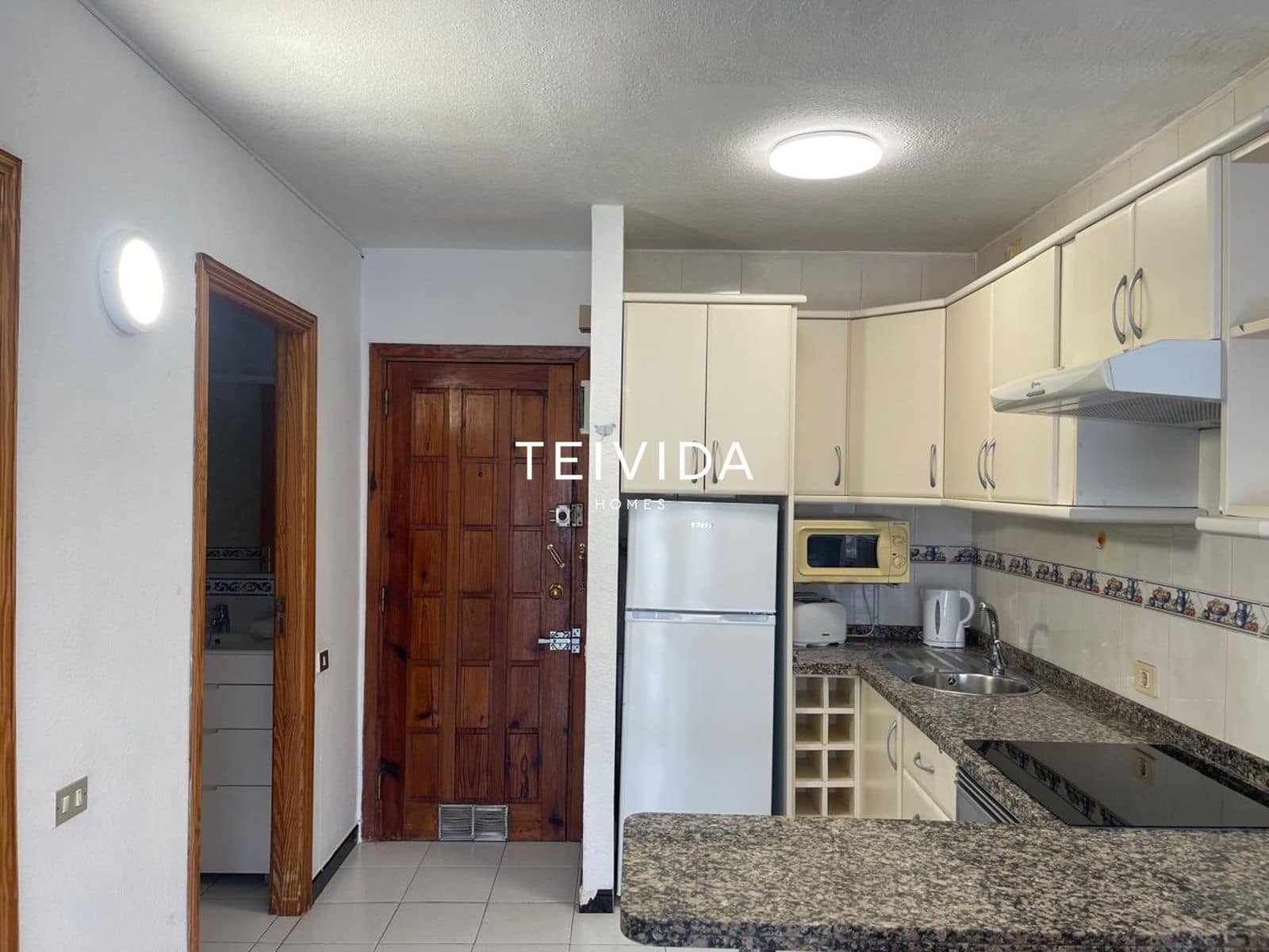 Piso de 1 habitación en Los Cristianos en venta con piscina garaje - 385.000 € (Ref: 10170391)