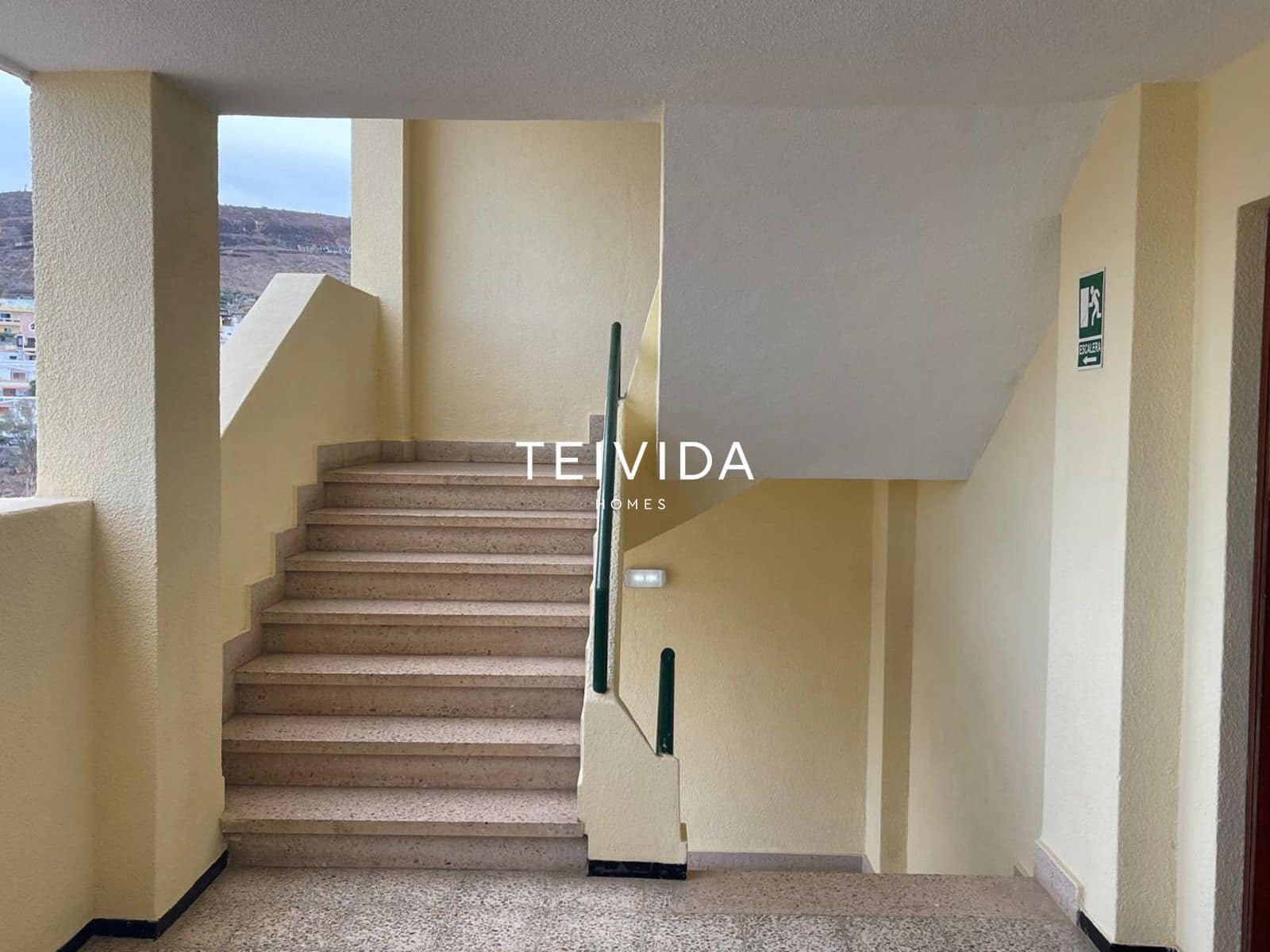 Piso de 1 habitación en Los Cristianos en venta con piscina garaje - 385.000 € (Ref: 10170391)
