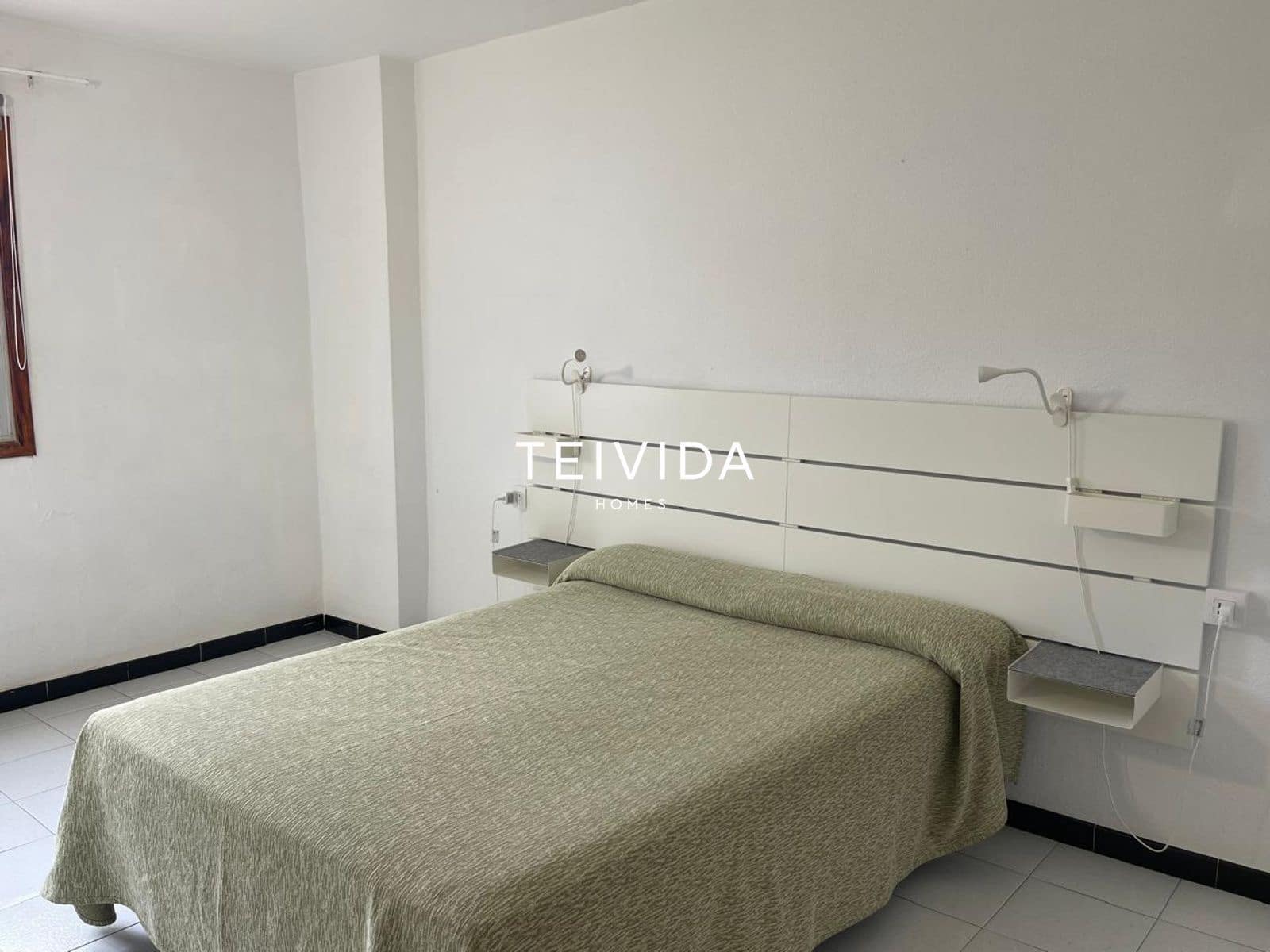 Piso de 1 habitación en Los Cristianos en venta con piscina garaje - 385.000 € (Ref: 10170391)