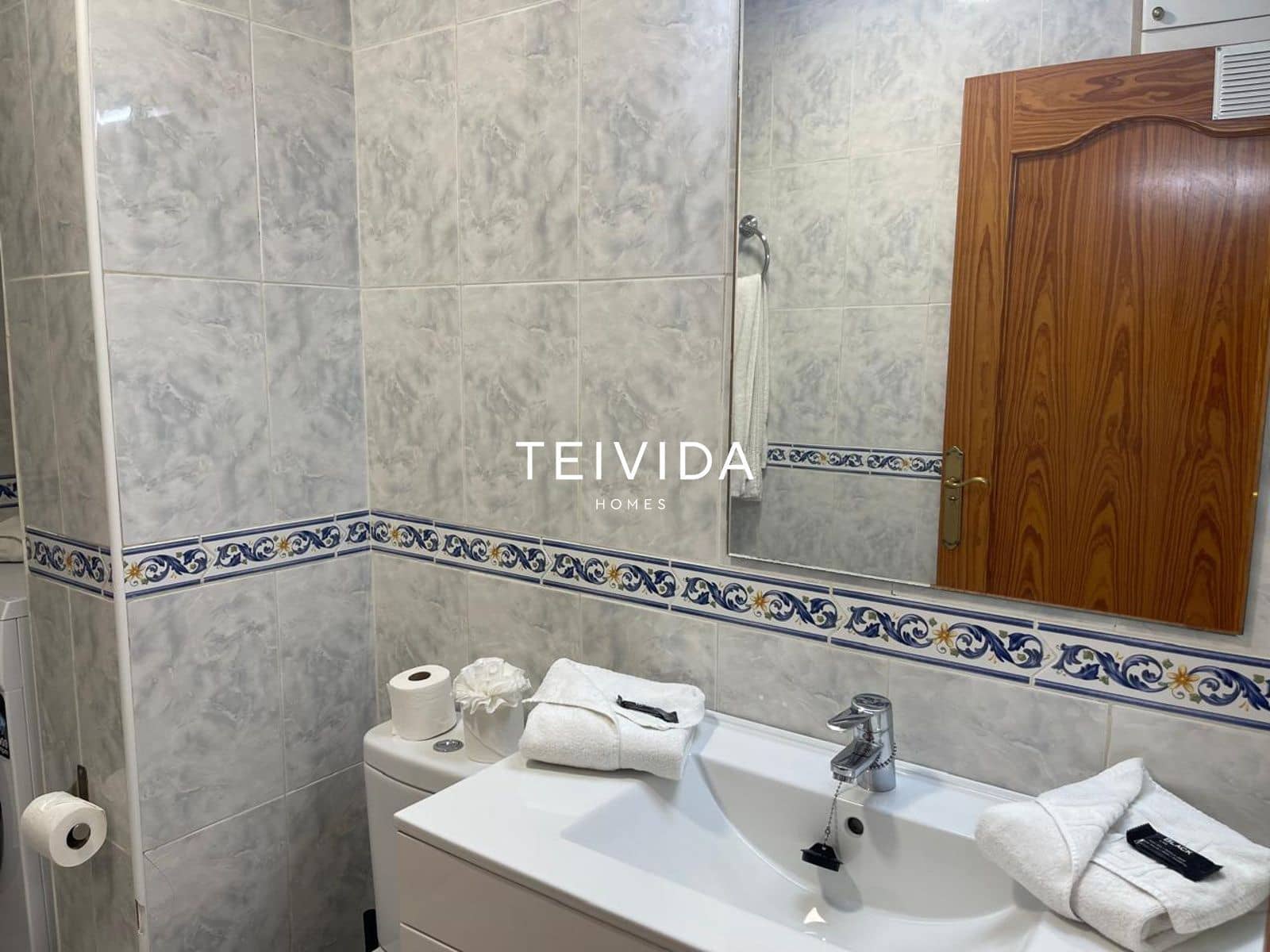 Piso de 1 habitación en Los Cristianos en venta con piscina garaje - 385.000 € (Ref: 10170391)