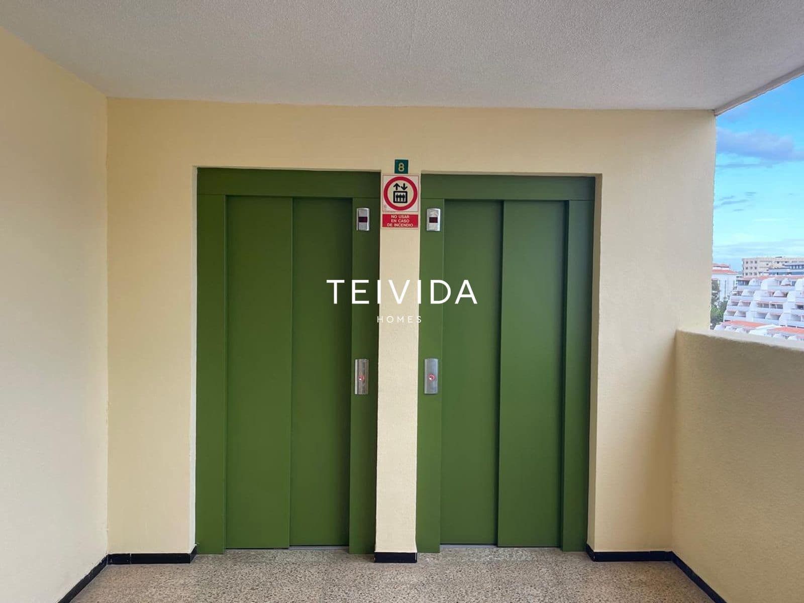 Piso de 1 habitación en Los Cristianos en venta con piscina garaje - 385.000 € (Ref: 10170391)