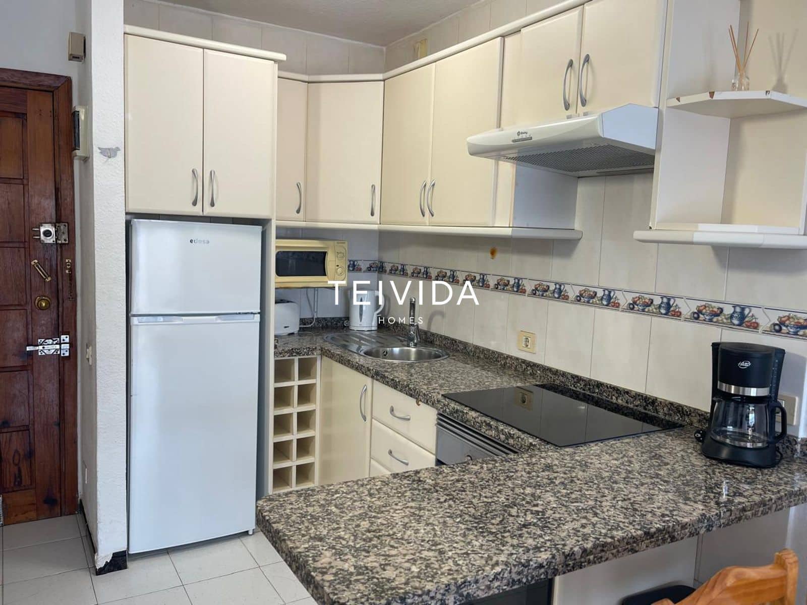 Piso de 1 habitación en Los Cristianos en venta con piscina garaje - 385.000 € (Ref: 10170391)