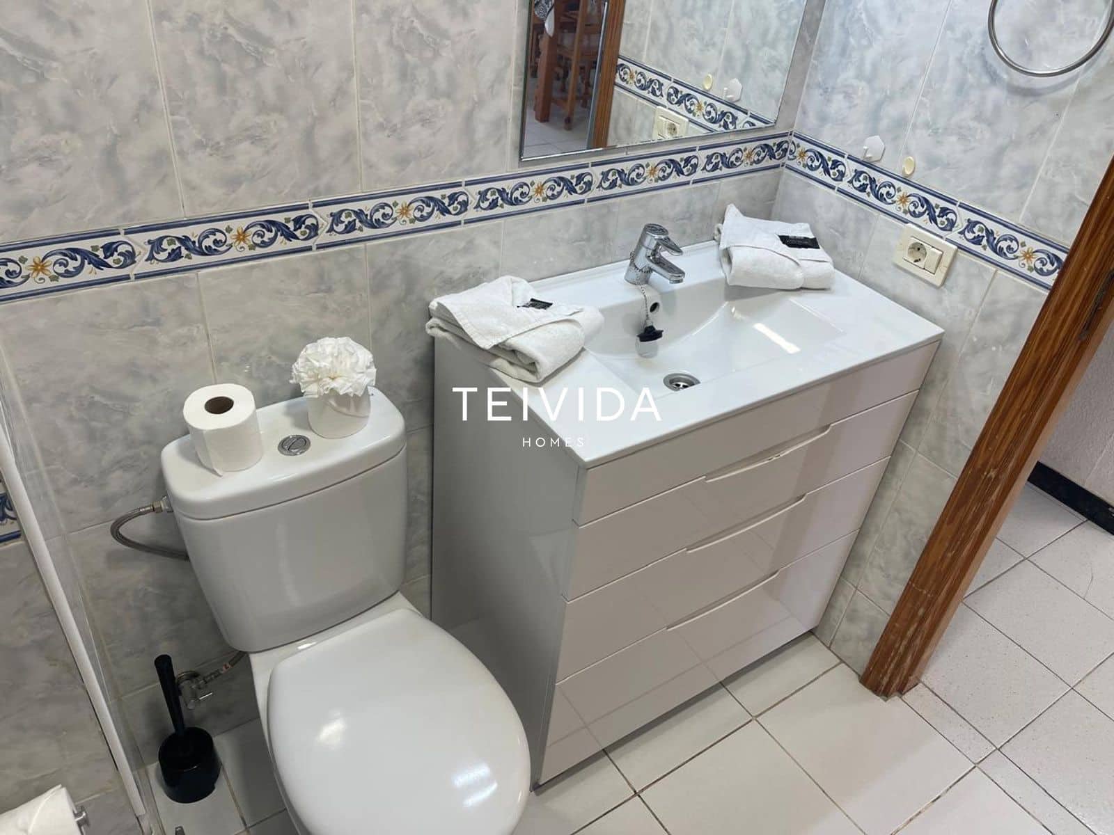 Piso de 1 habitación en Los Cristianos en venta con piscina garaje - 385.000 € (Ref: 10170391)