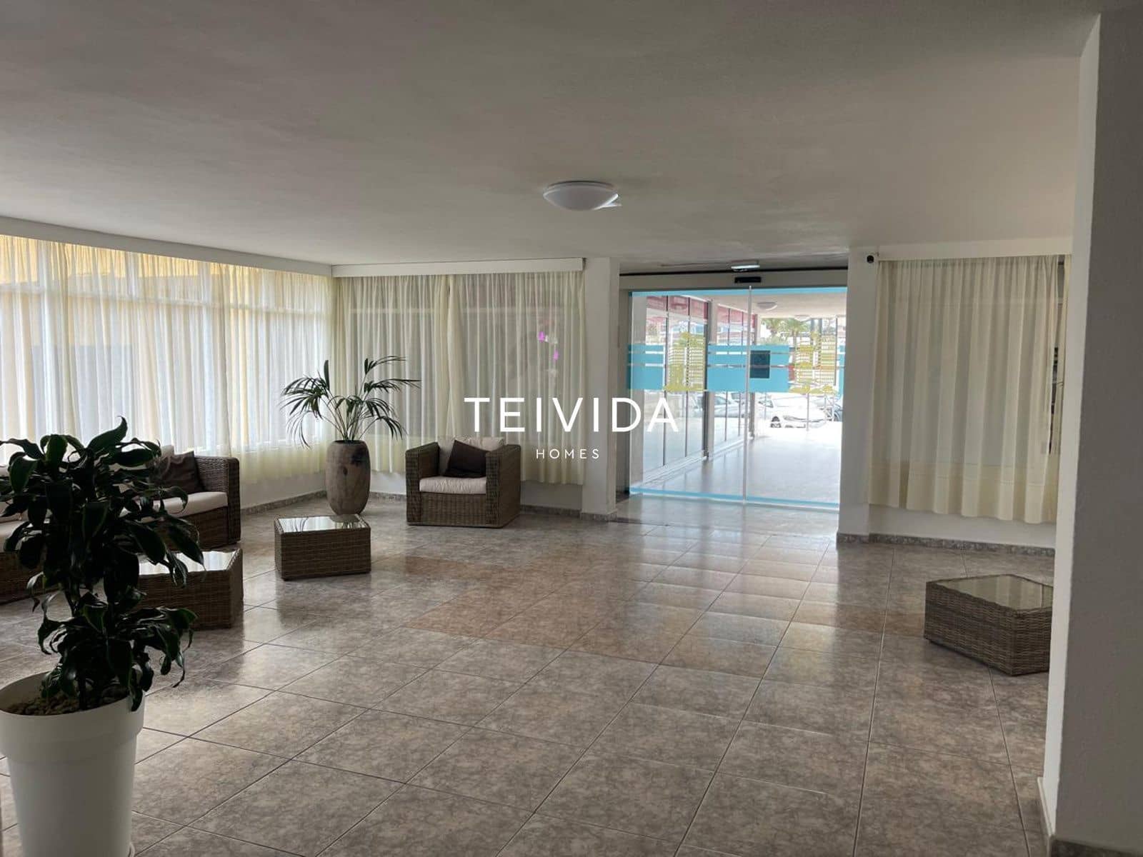 Piso de 1 habitación en Los Cristianos en venta con piscina garaje - 385.000 € (Ref: 10170391)